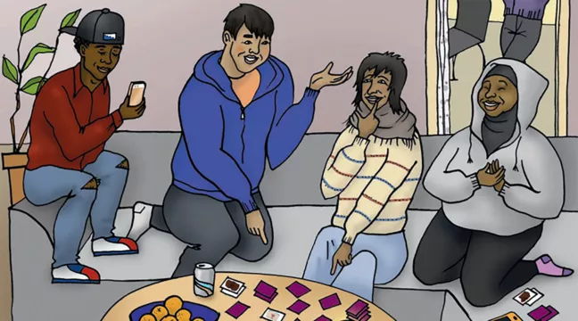 Fyra illustrerade personer som sitter i en soffa och spelar kort och pratar.  