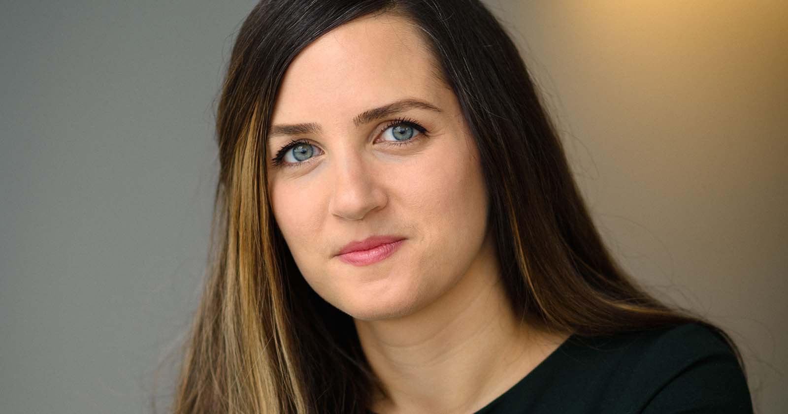 Porträttbild på Sonja Ghaderi, projektledare på RFSU 