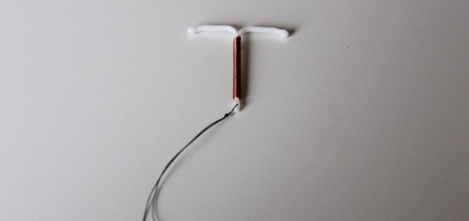 Kopparspiral, ett t-format preventivmedel med koppartråd 