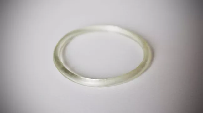P-ring, en genomskinlig böjbar ring 